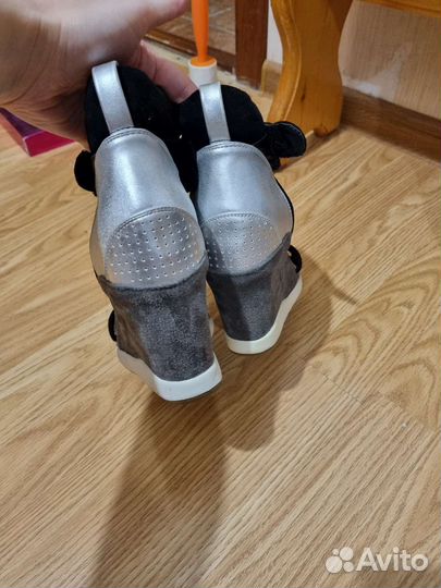 Босоножки на платформе