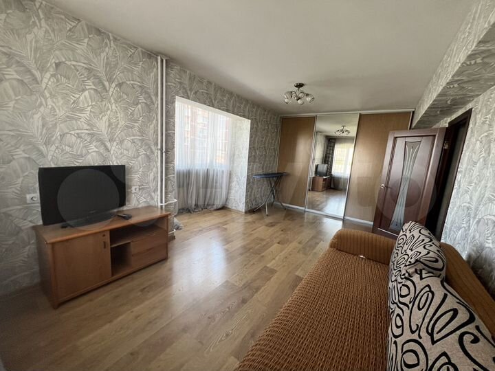 2-к. квартира, 63 м², 8/10 эт.