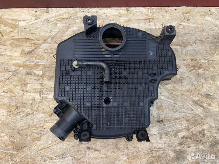 Корпус воздушного фильтра Renault Sandero