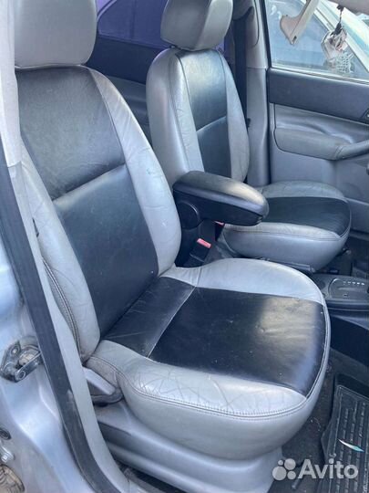 Кожаный салон Ford Focus 1 ZX4
