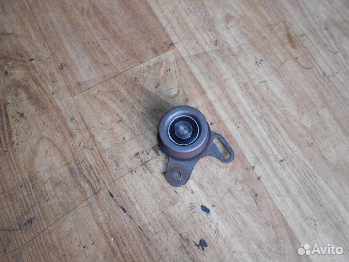 Ролик-натяжитель ремня грм Hyundai Elantra 2000-2