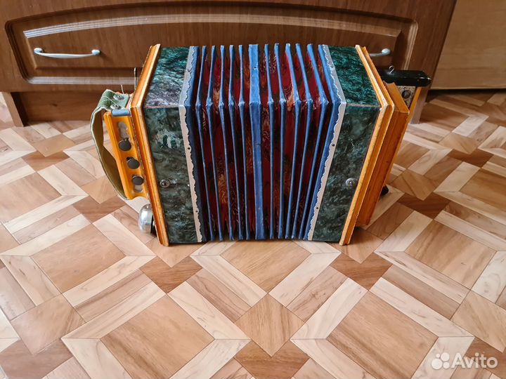 Гармонь Саратовская