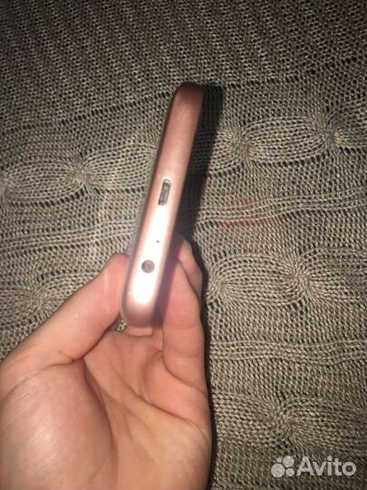 Телефон Samsung SM-J260F