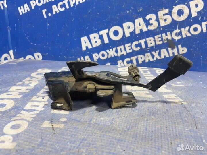 Замок капота Honda Accord 7 седан 2006