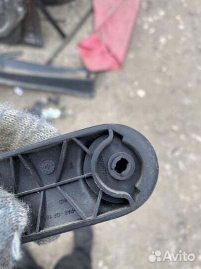 Ручка стеклоподьемника Рено 8200673745