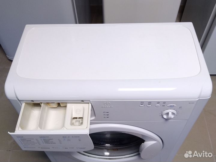 Стиральная машина узкая бу Indesit wiun81