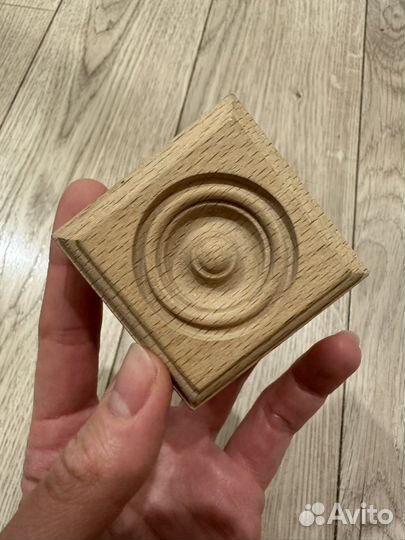 Розетка из дерева, дуб