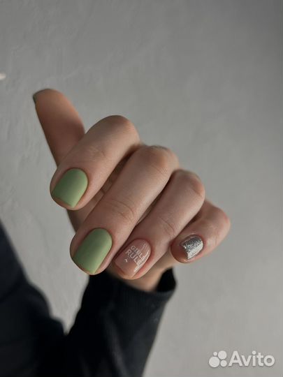 Модель на маникюр