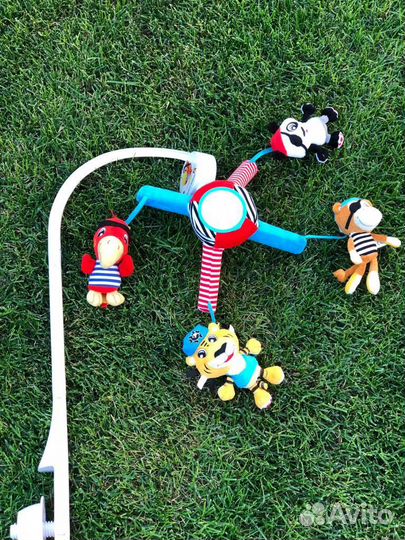 Музыкальный мобиль на кроватку