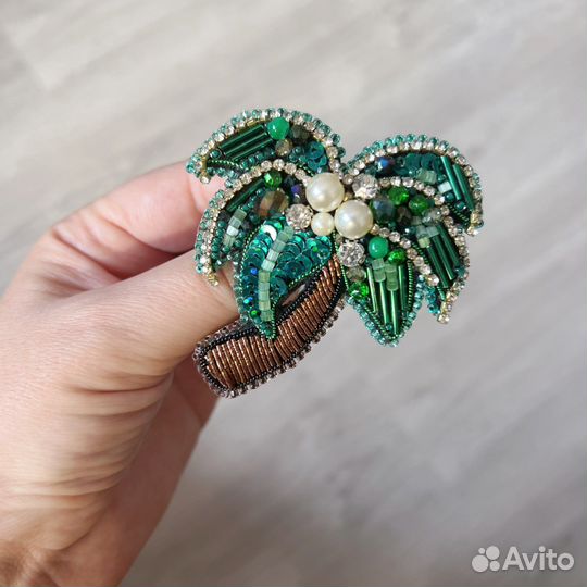 Брошь ручной работы 