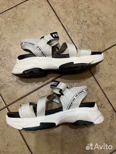 Сандалии женские р.38