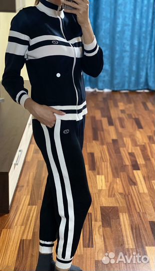 Костюм женский 42 размер