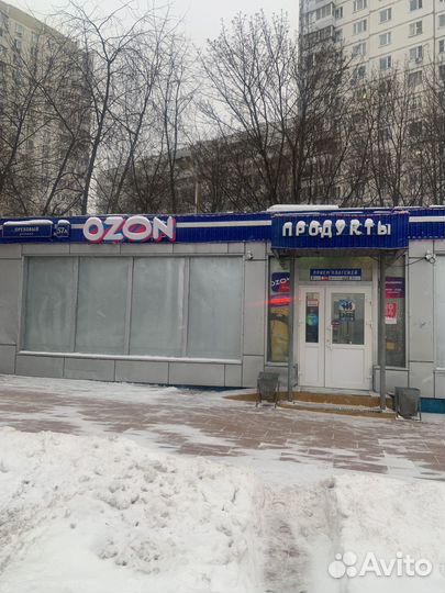 Продавец в продуктовый магазин