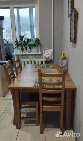 Кухонный стол и 8 стульев