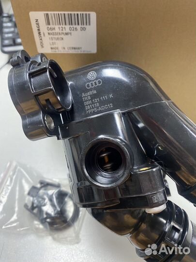 Насос системы охлаждения VAG 06H121026D (помпа)