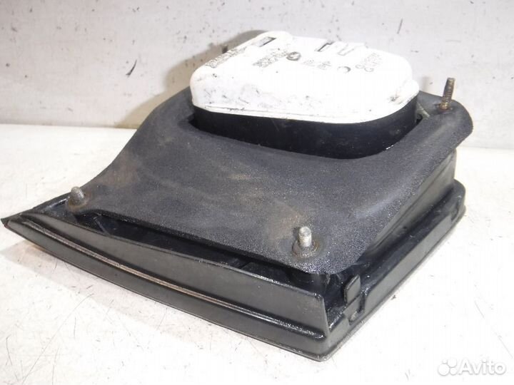 Фонарь задний внутренний правый Mazda 626 GE