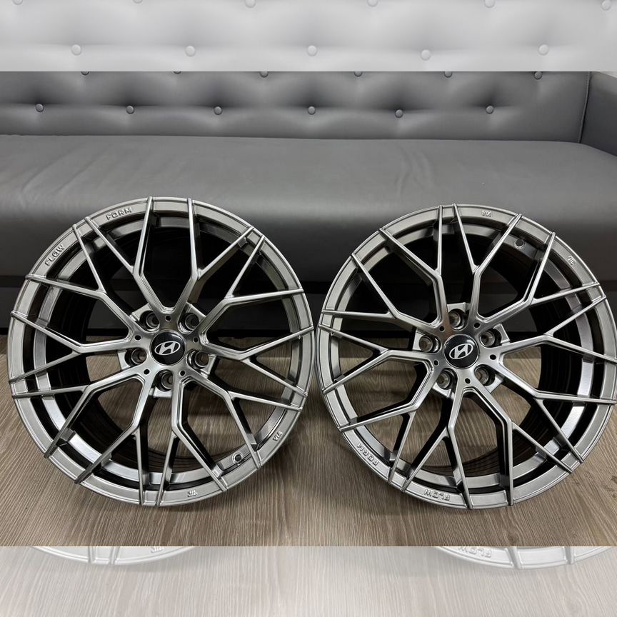 Литые диски Blitz 8×R18 5×114.3