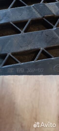 Кронштейн крепления правой фары Octavia A5