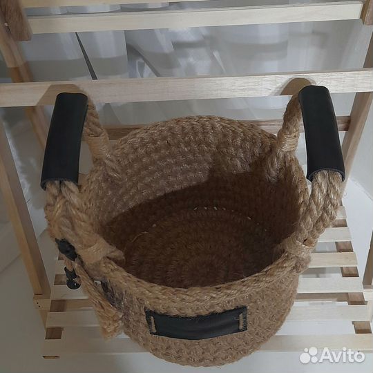 Интерьерная корзинка из джута