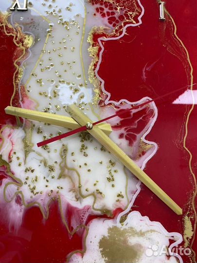 Часы настенные из эпоксидной смолы