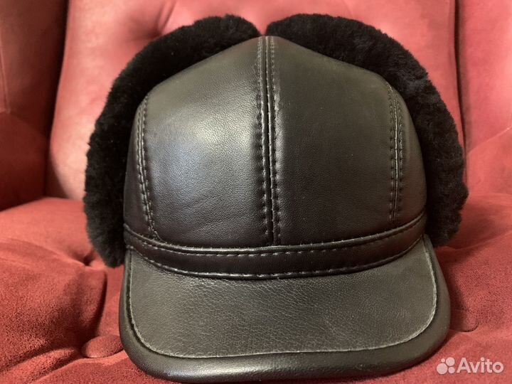 Зимняя мужская шапка