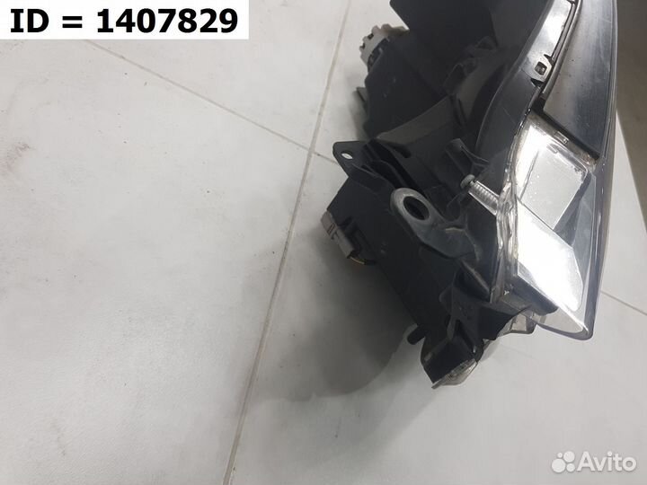 Фара левая Toyota RAV4