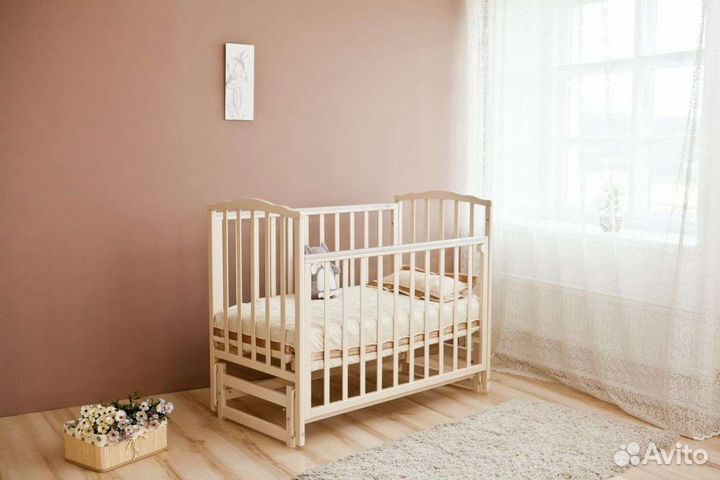 Детская кроватка. Слоновая кость