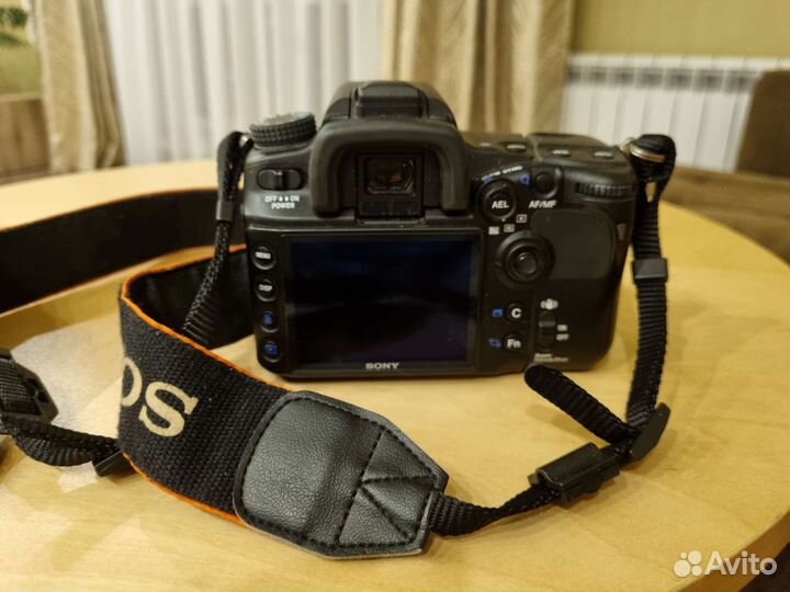 Полупрофессиональная зеркалка Sony A700