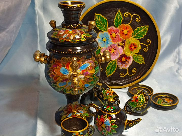 Самовар шкатулка на подносе с чайником и чашками