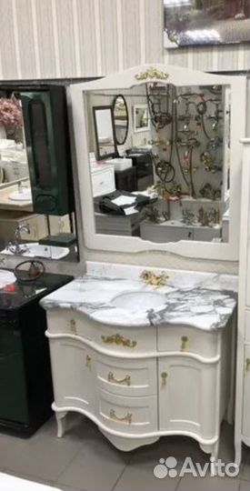 Комплект мебели с мрамором для ванной