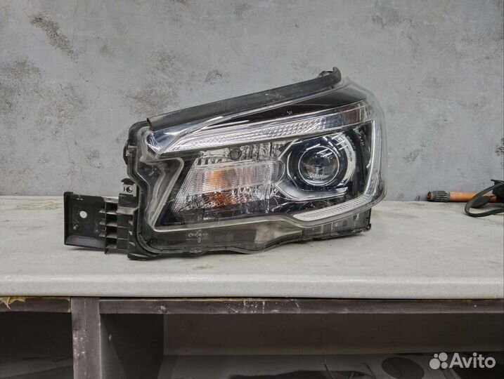 Фара левая на Subaru Forester