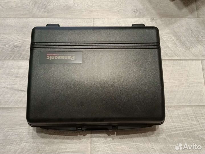 Профессиональная видеокамера Panasonic m7