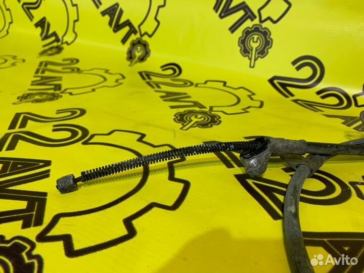 Трос стояночного тормоза задний правый Toyota