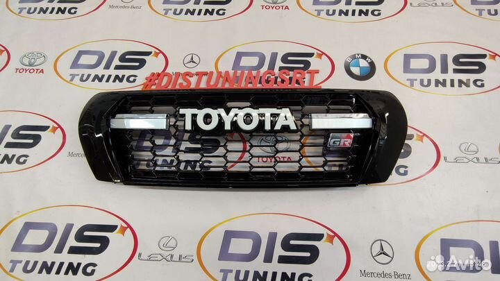 Решетка радиатора Toyota Land Cruiser 200 08-15г