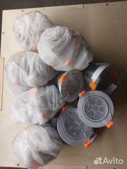 Светильник потолочный встраиваемый