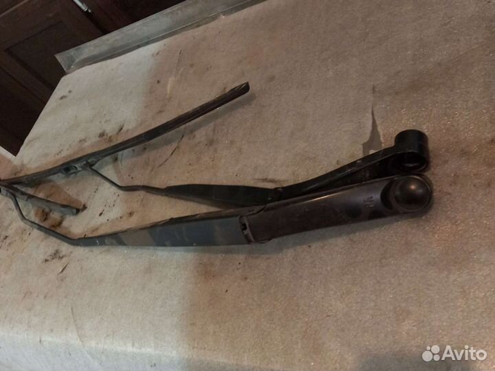 Поводок дворника Hyundai Solaris 1