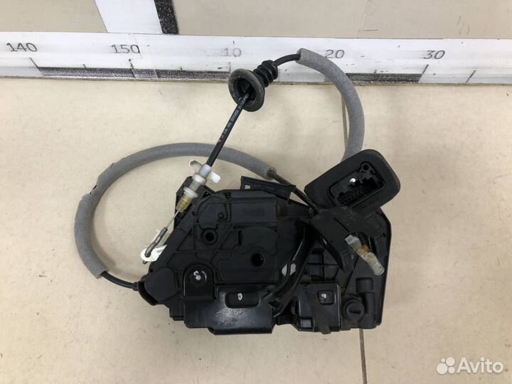 Замок двери задней правой Volkswagen Polo Sed RUS