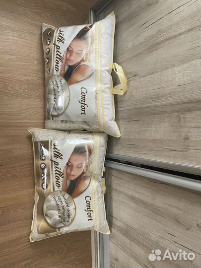 Подушки шелкопряд