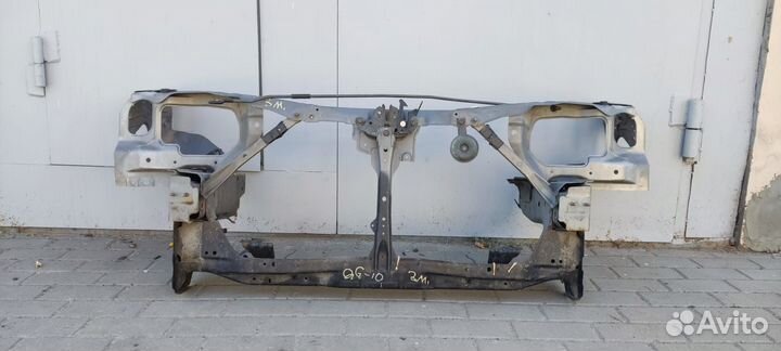 Рамка радиатора (телевизор) Nissan Bluebird Sylphy