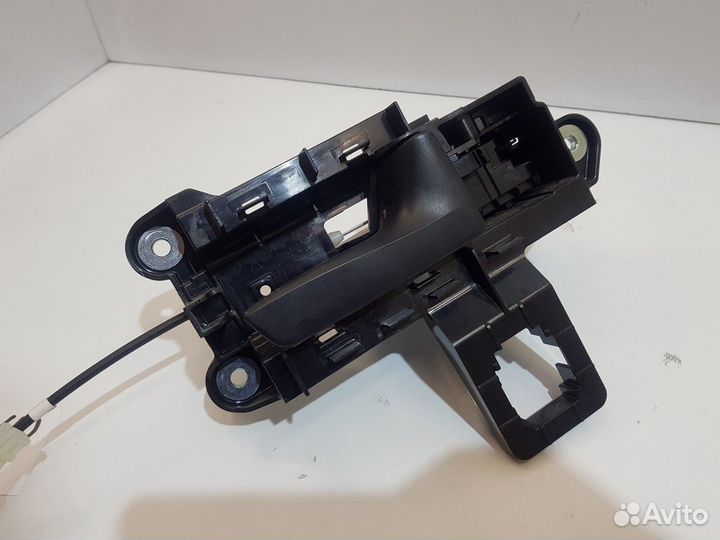 Ручка откидывания заднего сиденья правая