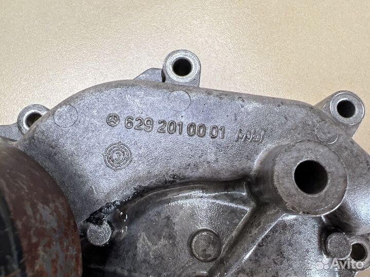 Помпа OM629 Mercedes A6292010001