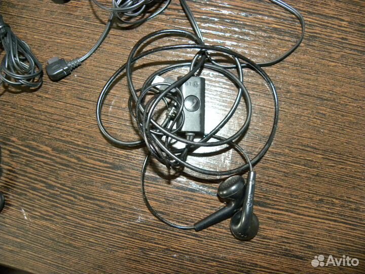 Hdmi кабеля, наушники к сотовым, кабеля итд