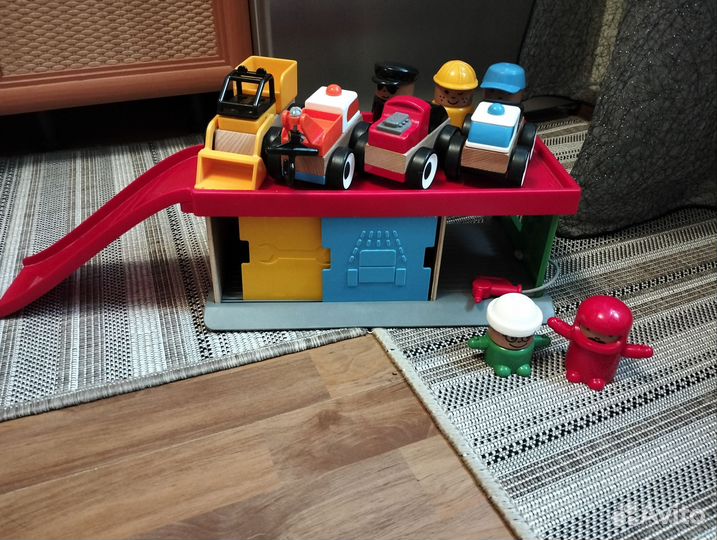 Парковка гараж IKEA 4 машинки