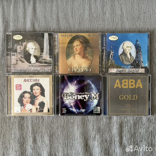 CD диски с полкой