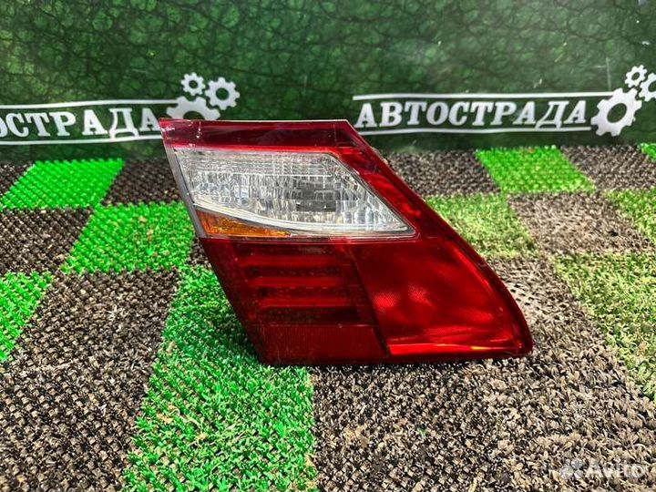 Фонарь в крышку багажника левый Lexus Ls460