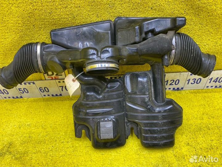 Патрубок воздушного фильтра передний Land Rover