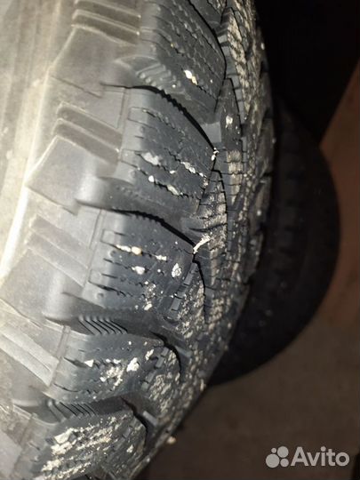 Bridgestone Blizzak Spike-01 205/70 R15 96T