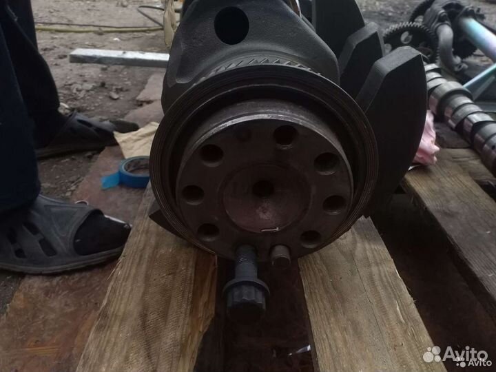 Коленвал Мицубиши 8DC9