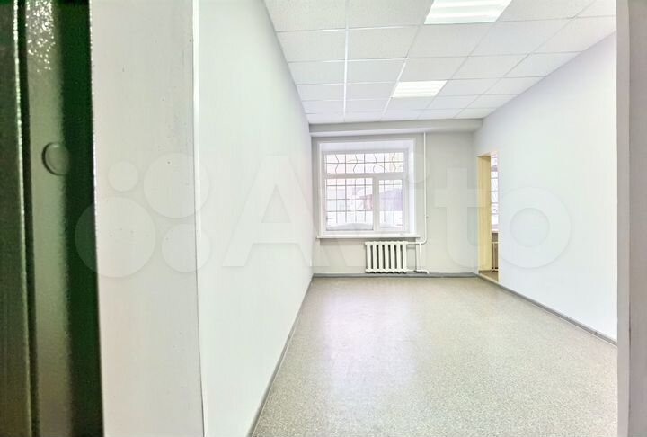 Офис 27 м с водой на 1-м этаже из 2-х кабинетов