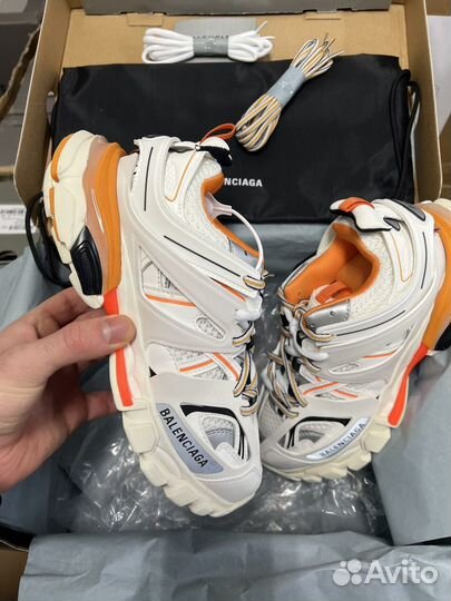 Balenciaga track 1